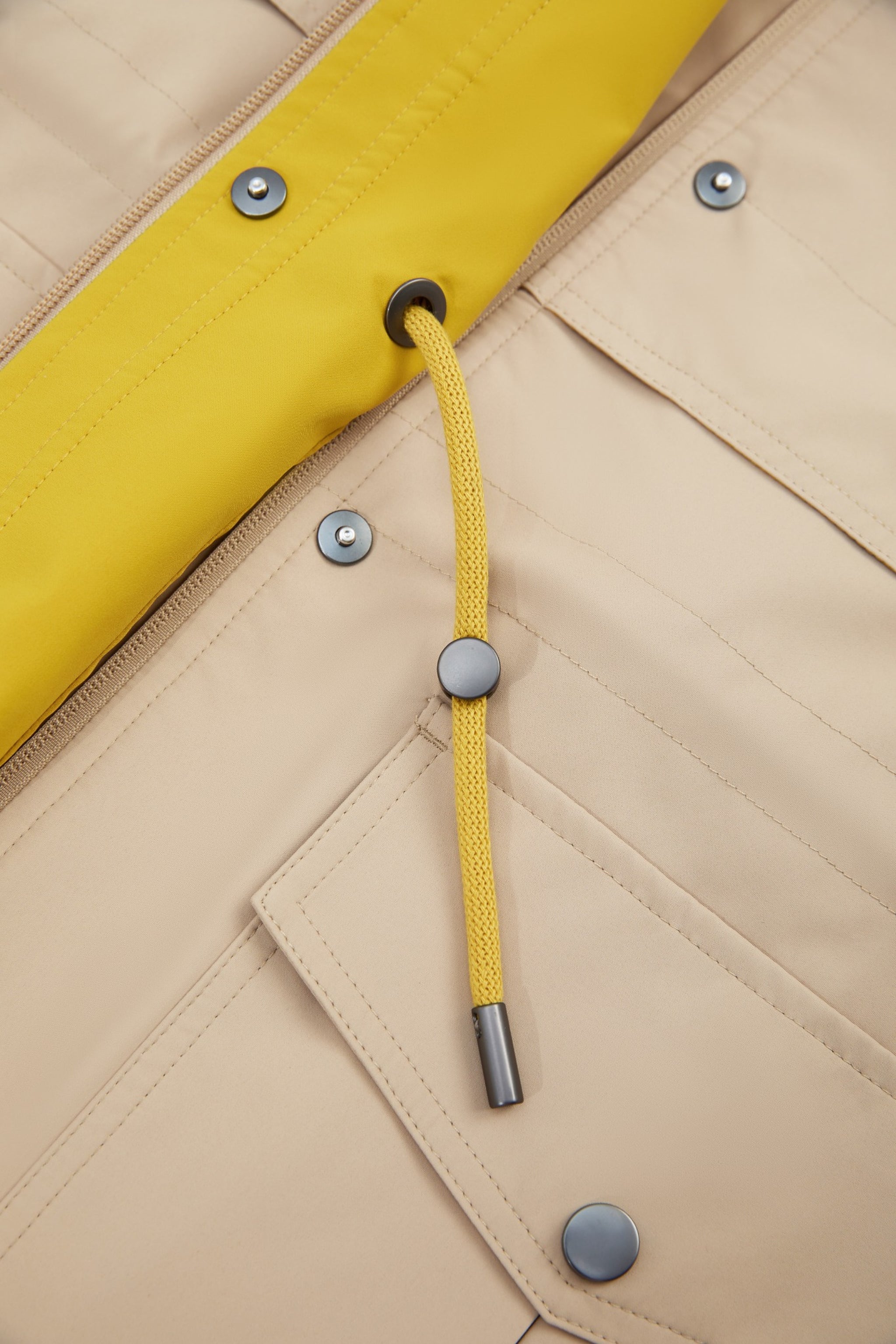 Galtsand Trench Coat