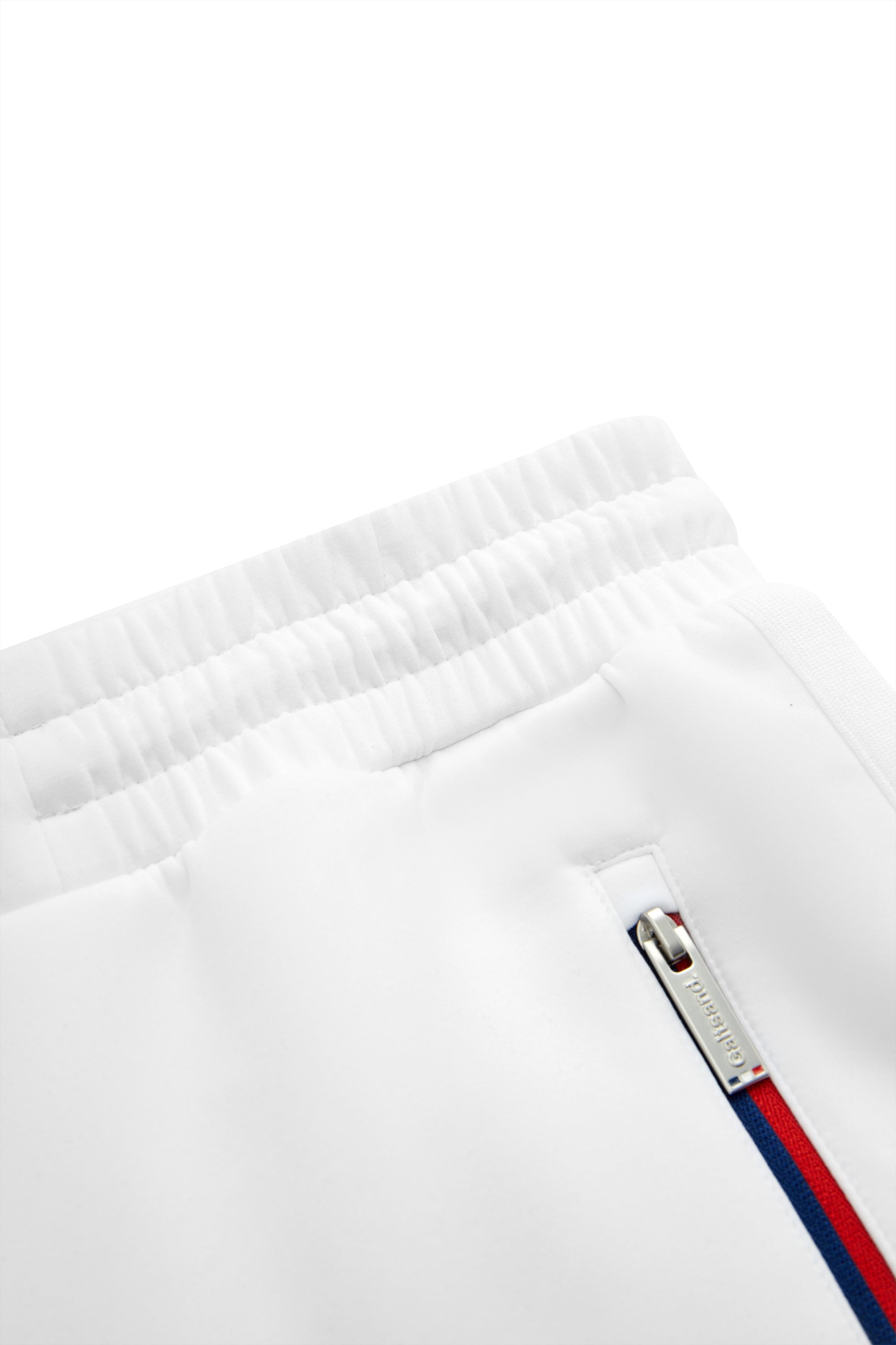 Activa Jogger in White