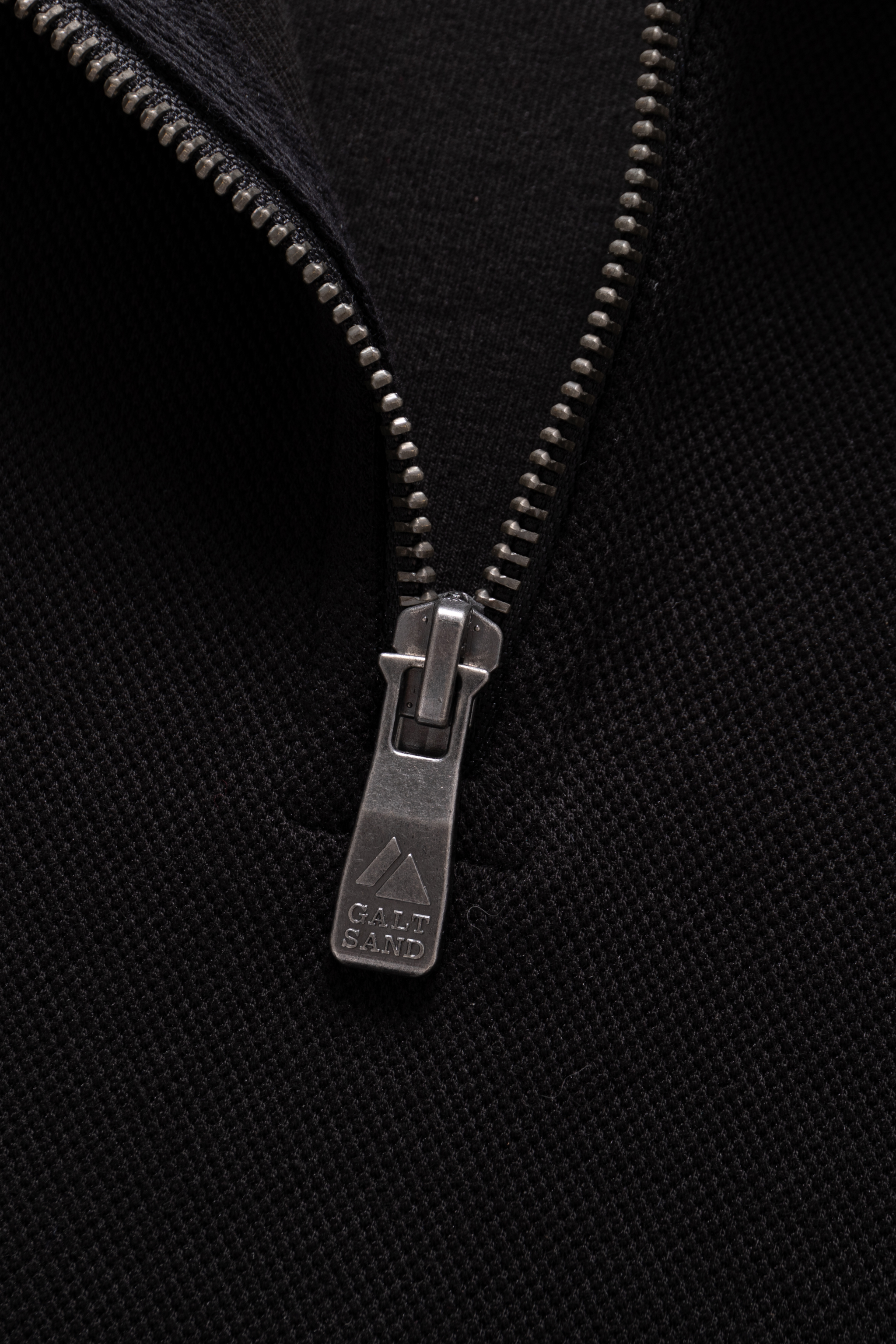Galtsand Pique Quarter Zip Sweater