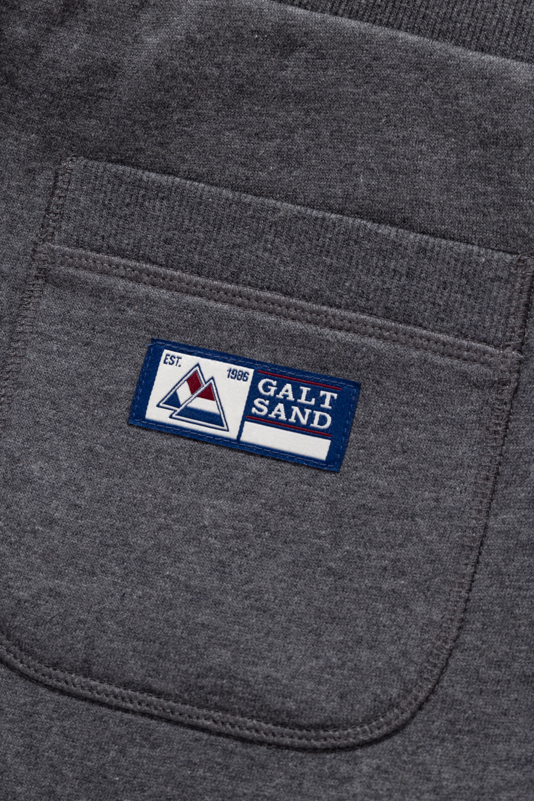 Short classique avec poche cargo